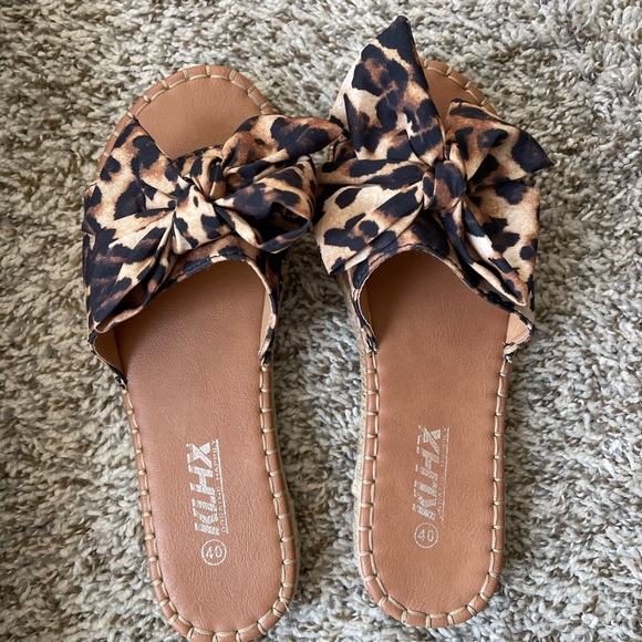 Women’s Sandals - Picture 1 of 3